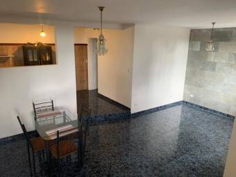 Se vende espaciosa casa con patio y terraza en Piedades Santa Ana 23-2896