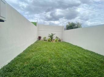 Se vende moderna casa en condominio de San Rafael Escazú 25-335