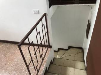 Se vende moderna casa para inversión en San Rafael Escazú 25-257 