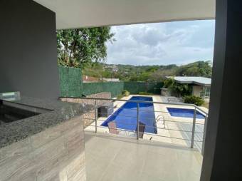 Se vende moderna casa en condominio de Brasil Santa Ana 25-215