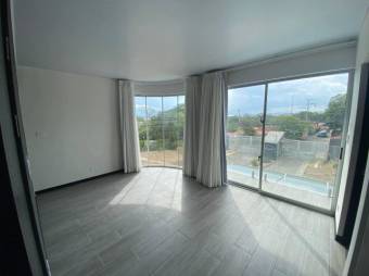 Se vende moderna casa en condominio de Brasil Santa Ana 25-215