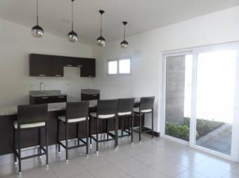 Se vende moderna casa en condominio de San Rafael Escazú 24-1529