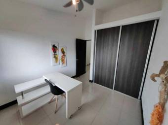 Se vende moderna casa en condominio de San Rafael Escazú 24-1529