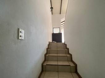 Se vende casa para inversión en Santa Ana Centro 23-1509