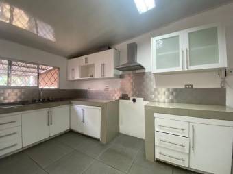 Se vende casa para inversión en Santa Ana Centro 23-1509