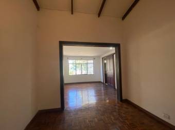 Se vende casa para inversión en Santa Ana Centro 23-1509