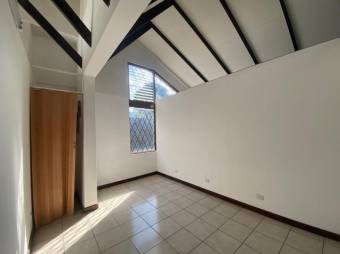 Se vende casa para inversión en Santa Ana Centro 23-1509