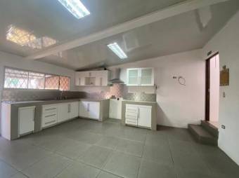 Se vende casa para inversión en Santa Ana Centro 23-1509