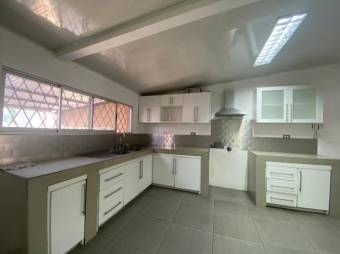 Se vende casa para inversión en Santa Ana Centro 23-1509