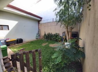 ALQUILER CASA DE 1 PLANTA EN RESIDENCIAL SANTA ANA POZOS 3 HAB OFICINA