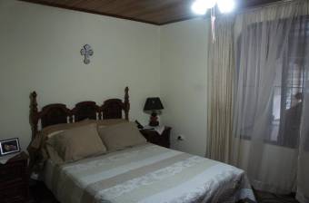 MLS-25-1002 VENTA CASA MERCEDES HEREDIA 