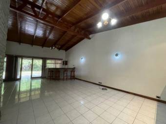 Se vende moderna casa en condominio San Rafael Escazú 25-466