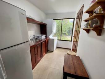 Se vende moderna casa con patio en San Rafael Escazú 25-678