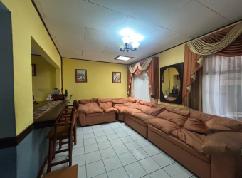 VENTA DE CASA EN LAS CATALINAS - EL GUARCO, CARTAGO