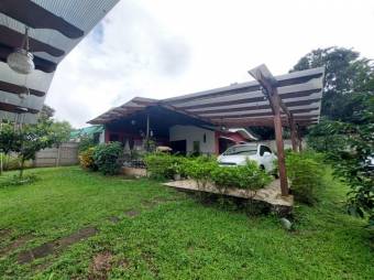 Se venden 2 casas y apartamento con gran lote en Atenas Alajuela 25-824