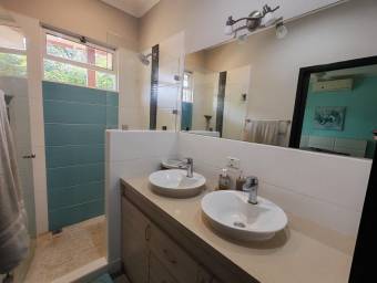 MLS-25-1159 VENTA CASA AMUEBLADA GARABITO JACO