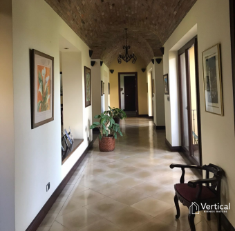 Venta condominio en Piedades de Santa Ana