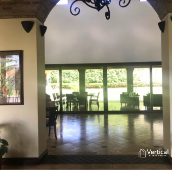 Venta condominio en Piedades de Santa Ana