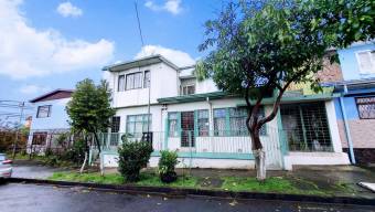 Se vende casa con uso de suelo mixto en Catedral San José 25-825