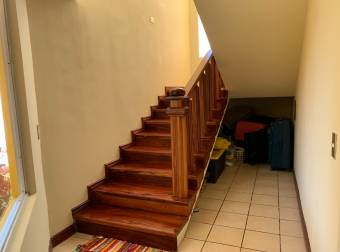 Vendo Hermosa Casa en Residencial Los Arcos La Asunción de Belén, Heredia