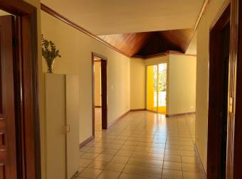 Vendo Hermosa Casa en Residencial Los Arcos La Asunción de Belén, Heredia