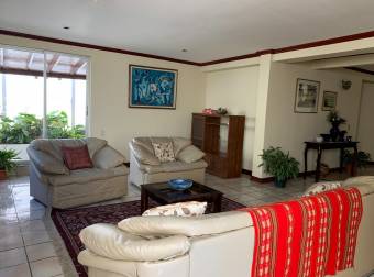 Vendo Hermosa Casa en Residencial Los Arcos La Asunción de Belén, Heredia