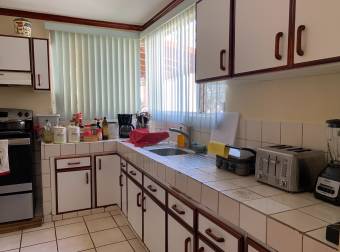 Vendo Hermosa Casa en Residencial Los Arcos La Asunción de Belén, Heredia