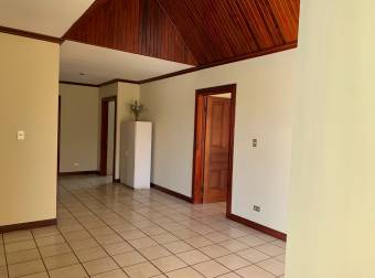 Vendo Hermosa Casa en Residencial Los Arcos La Asunción de Belén, Heredia