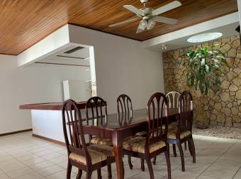 Vendo Casa en Residencial Bosques de Doña Rosa La Asunción de Belén, Heredia