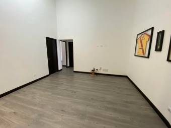 Se vende moderna casa en condominio de San Rafael Escazú 23-2789