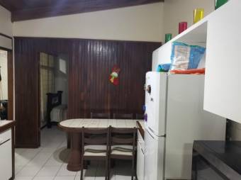 Venta de Casa  4 APTOS en Goicoechea, San José. RAH 23-1564 INVERSIÓN