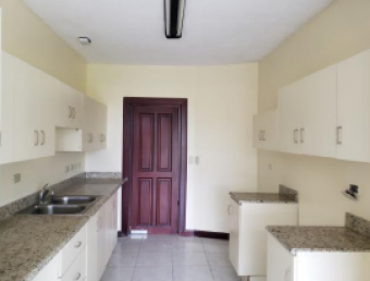 EN REMATE Apartamento en Condominio Altos de Mayorca San José, Escazú, San Rafael