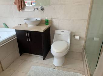 Apartamento amueblado en Condominio Euroloft, San Rafael de Escazú