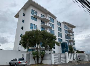 Apartamento amueblado en Condominio Euroloft, San Rafael de Escazú