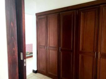 Se vende moderna casa en condominio de Pozos Santa Ana 25-167