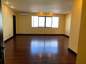 Se vende casa de lujo en condominio de Pozos Santa Ana 25-702