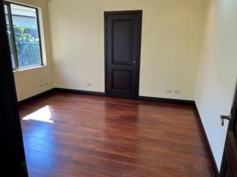 Se vende casa de lujo en condominio de Pozos Santa Ana 25-702