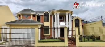 Se vende casa en residencial de Trejos Monte Alegre 23-626