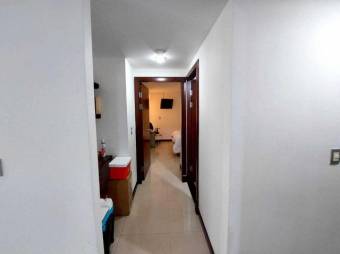 Se alquila espacioso apartamento en Pozos Santa Ana 25-943