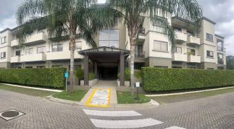 Se alquila apartamento amoblado en condominio de Pozos Santa Ana 25-941