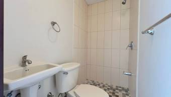 Se alquila amplio apartamento en San Rafael Escazú 25-1036