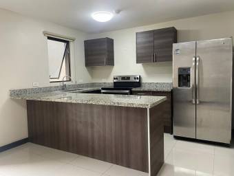 Venta de Apartamento en Brasíl de Santa Ana. RAH 25-606