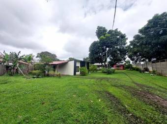 Se venden 2 casas y apartamento con gran lote en Atenas Alajuela 25-824