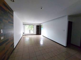 Se alquila apartamento frente a hospital metropolitano en Pozos Santa Ana 25-1208