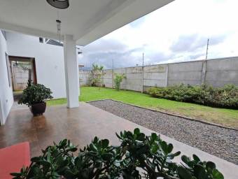 MLS-25-984 VENTA HERMOSA CASA SANTO DOMINGO HEREDIA