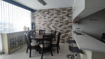 Se vende moderno apartamento en condominio de Hatillo San José 25-741