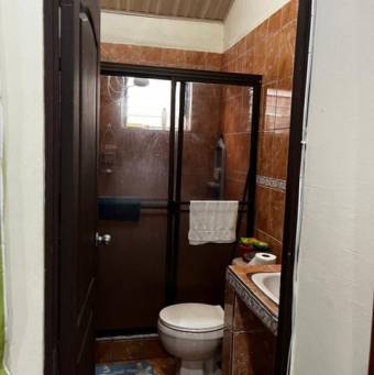 Se vende propiedad con 2 apartamentos en Pavas San José 25-577