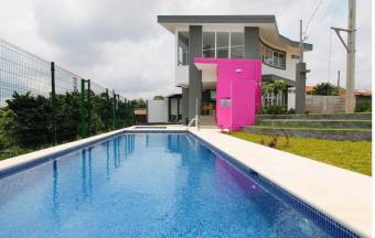 Se vende moderna casa en condominio de Ulloa Heredia 25-810