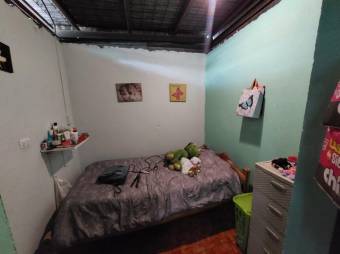 Se vende espaciosa casa con piscina en San Francisco Heredia 24-219