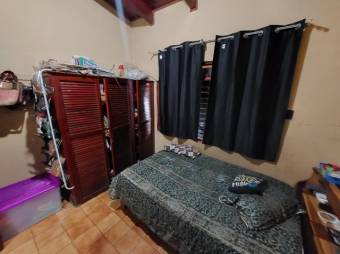 Se vende espaciosa casa con piscina en San Francisco Heredia 24-219